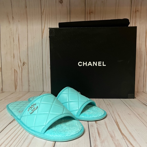 CHANEL Lambskin CC Flat Slipper Mules Blue Sz Large - Picture 1 of 12
